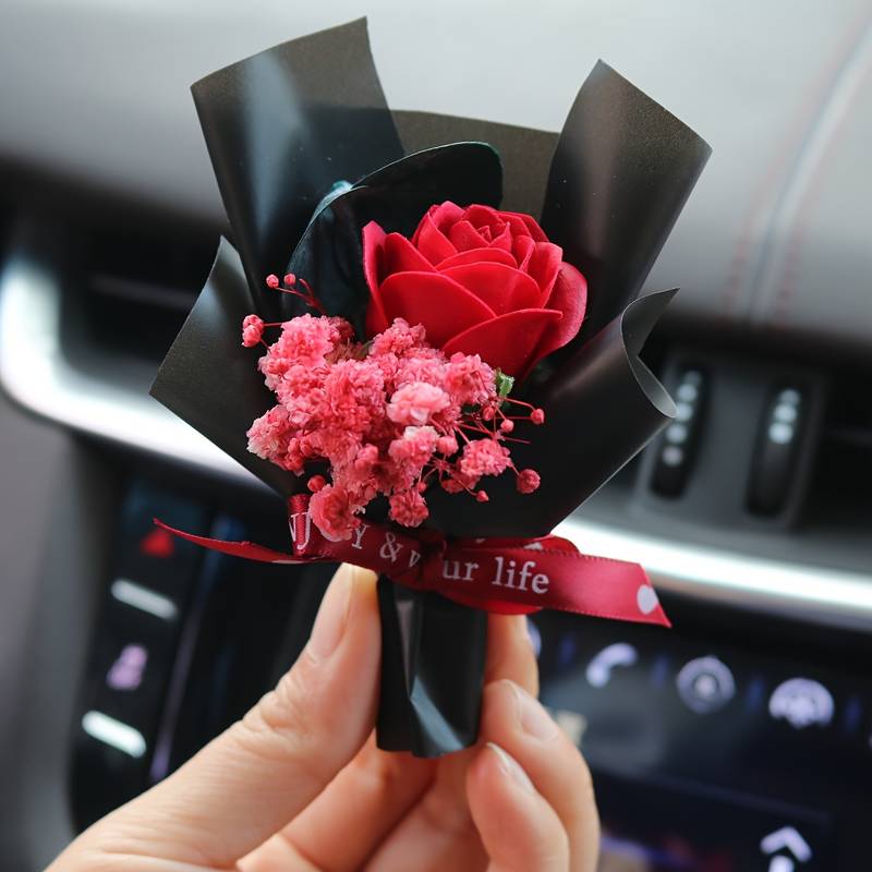 Love's Eternal Blossom: Ein Blumenstrauß, der ewig hält