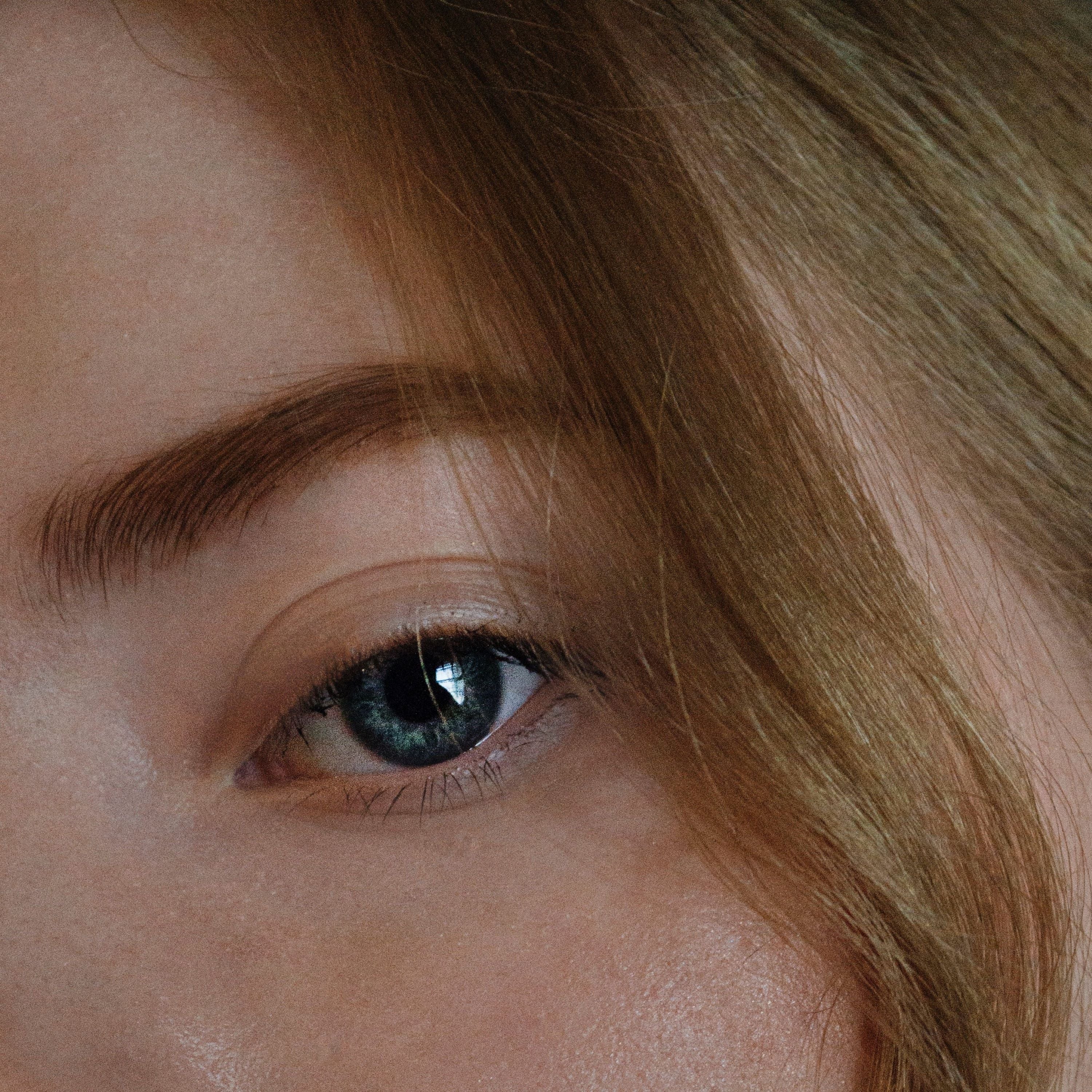 FlawlessBrow Pro: Ihr Geheimnis für perfekte Augenbrauen jeden Tag! (1+1 Gratis)